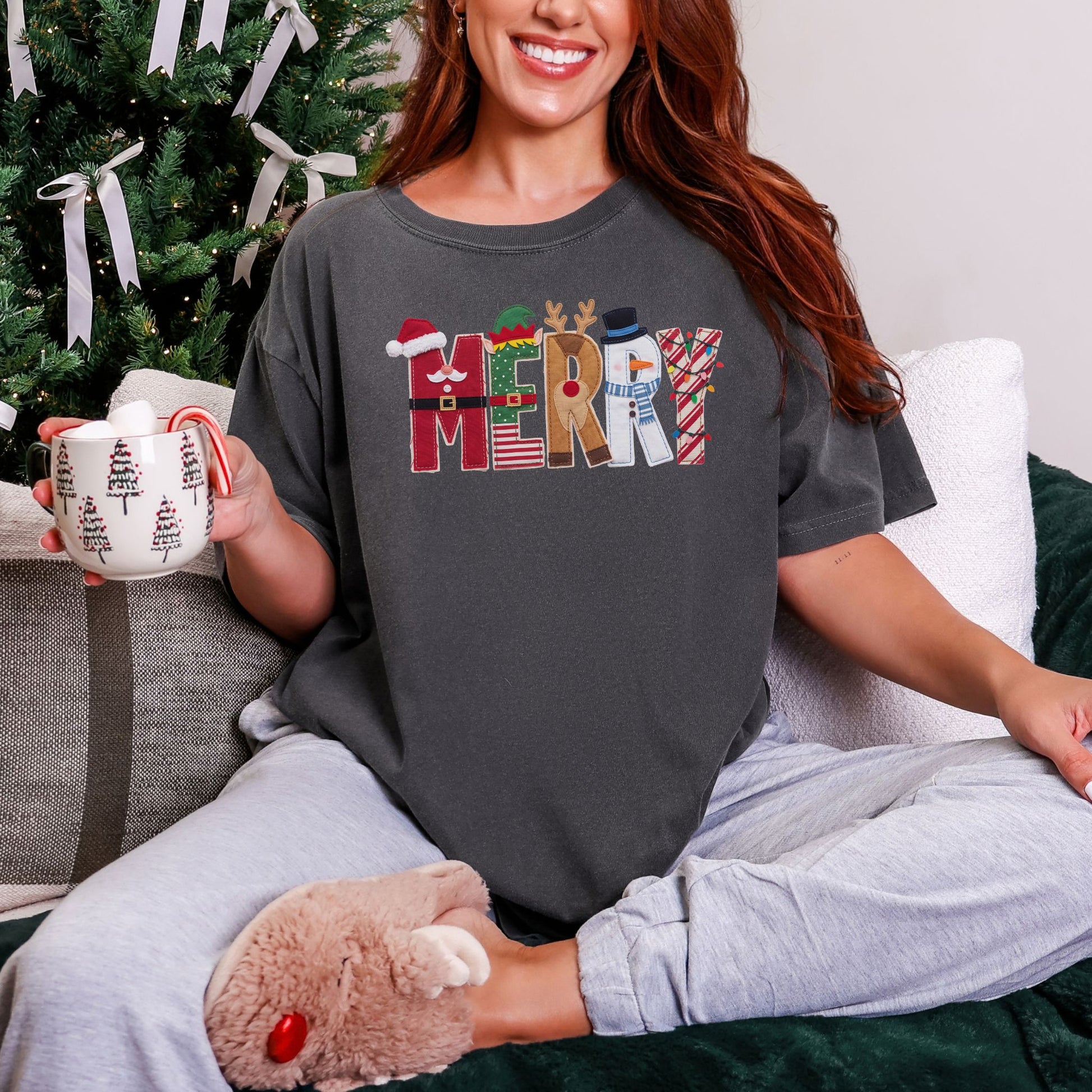 "Merry Christmas Faux Felt Appliqué" graphic on dark charcoal gray (pepper) t-shirt.